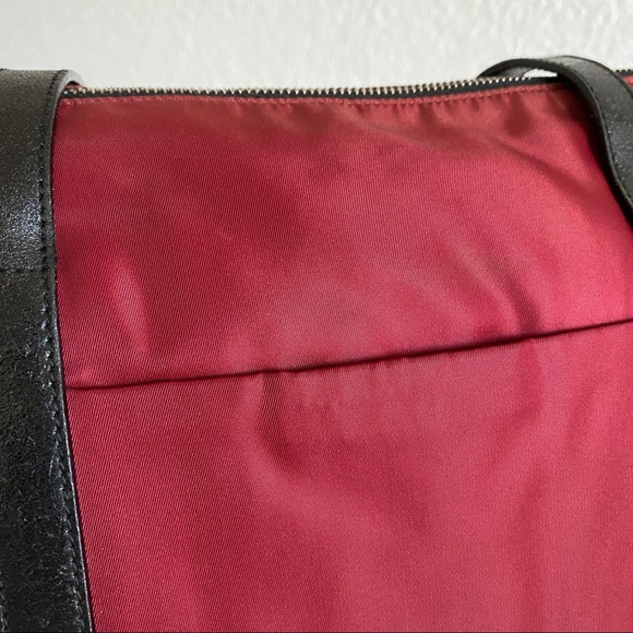 Prada red nylon shoulder bag - Picture 7 of 15